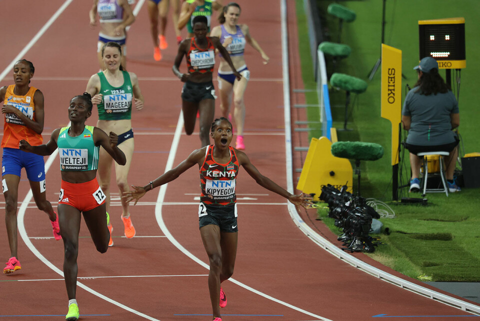 Maktdemonstrasjon av Faith Kipyegon da hun vant sitt tredje VM-gull på 1500 m 1U9A0044.jpg