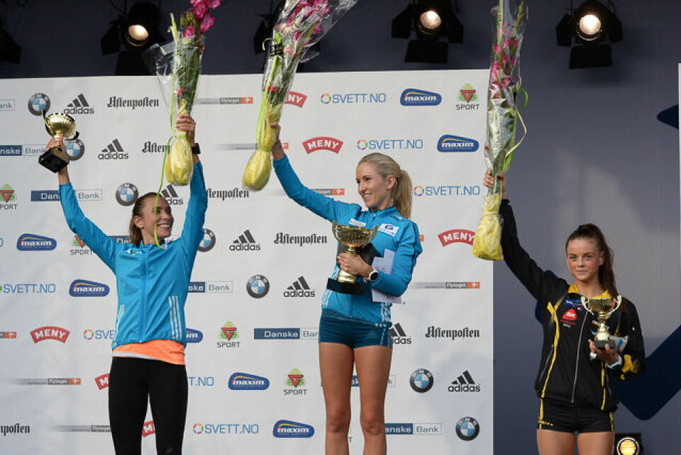 Oslo Maraton: Trippel Tjalve på 10 km Premieutdeling_10forgrete_damer.jpg