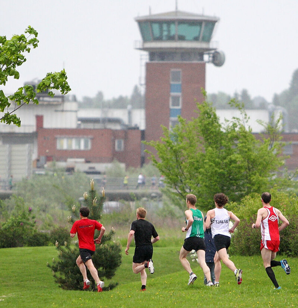Fornebuløpet øker og øker, er største løpet i Akershus Fornebutaarnet_teten_10km_2013_800pix_A20G8448.jpg