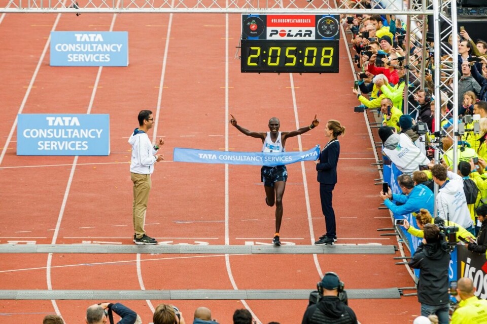 Etiopisk og kenyansk seier i Amsterdam Marathon (327 norske maratontider) Vincent_Kipchumba (1280x853).jpg