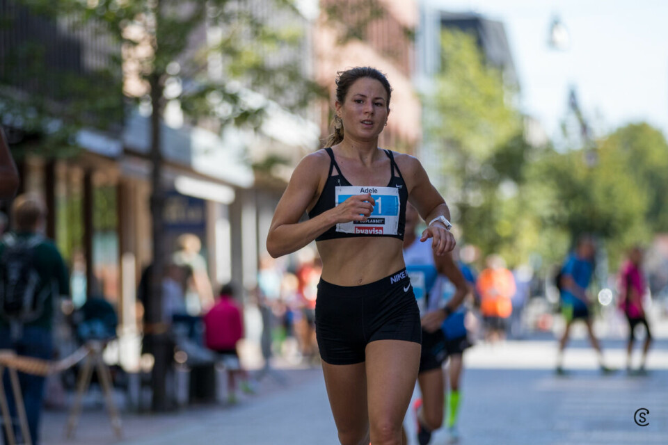 Etiopisk og kenyansk seier i Amsterdam Marathon (327 norske maratontider) Adele_Flakke_Johannessen.jpg