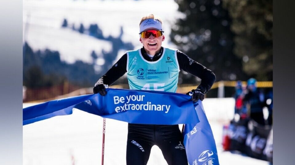 Hans Christian Tungesvik bryter målsnøret som verdensmester i Andorra lørdag. (Foto: World Triathlons facebookside) Hans Christian Tungesvik bryter målsnøret som verdensmester i Andorra lørdag. (Foto: World Triathlons facebookside)