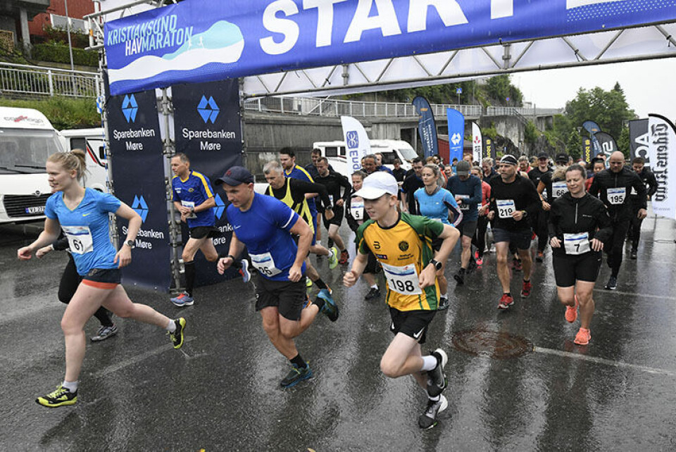 Iver Løvgård Faksvåg drar til fra start på 10 kilometer i Kristiansund. Iver Løvgård Faksvåg drar til fra start på 10 kilometer i Kristiansund.