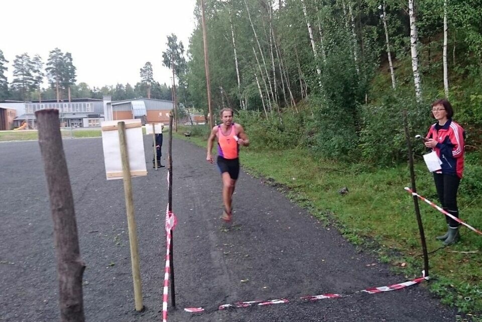 Jevnt i Gå-joggen på Greveløkka Jan Erik Mathiassen mot mål på Greveløkka i 2018. (Foto: Thomas Pedersen)