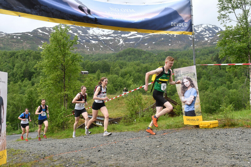 Ida Waldal og Stian Dahl Sommerseth vant Hovlandsnuten Opp bersagel.jpg