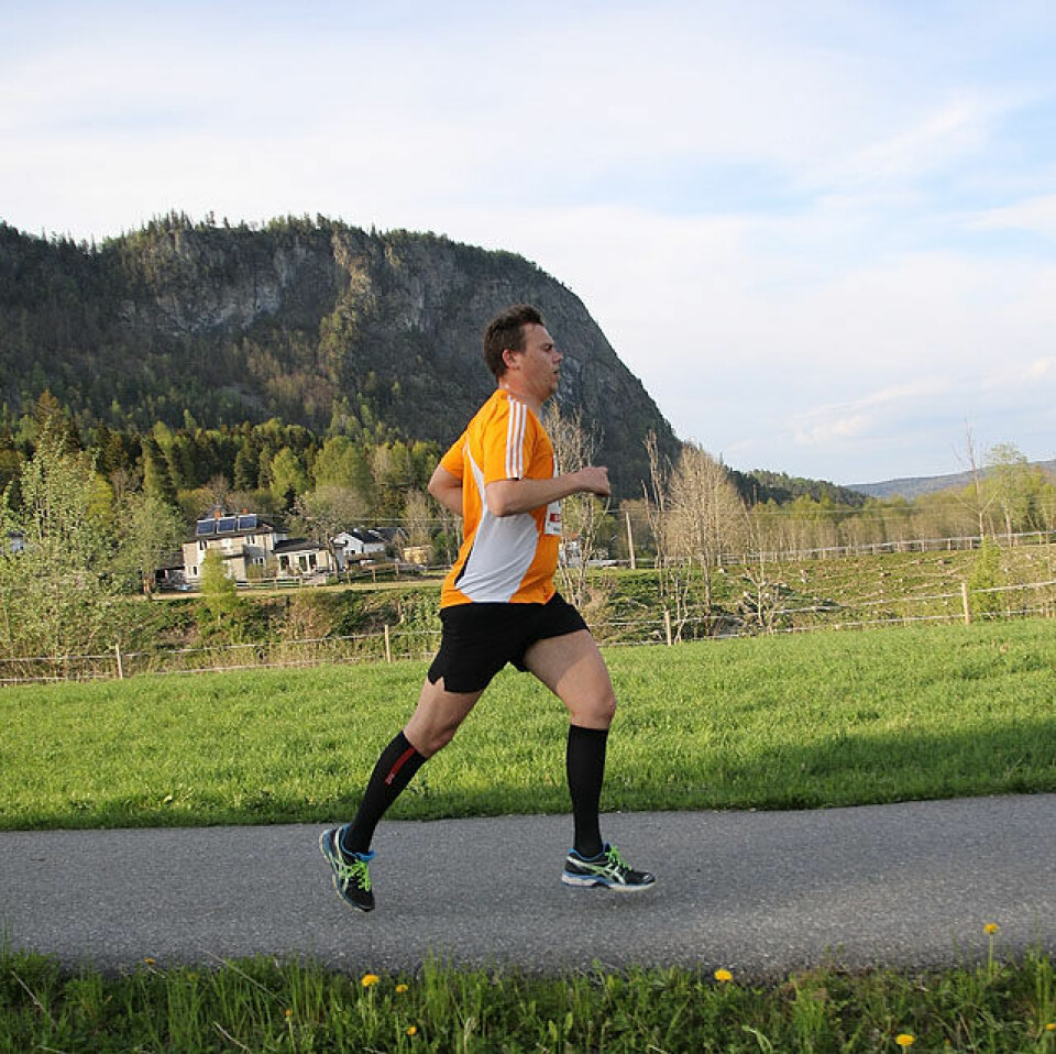 Løyperekord av Øystein Mørk i Kanada Rundt 6km_Sindre_Loevgaard_med_Hoertekollen_i_bakgrunnen_IMG_6433.jpg