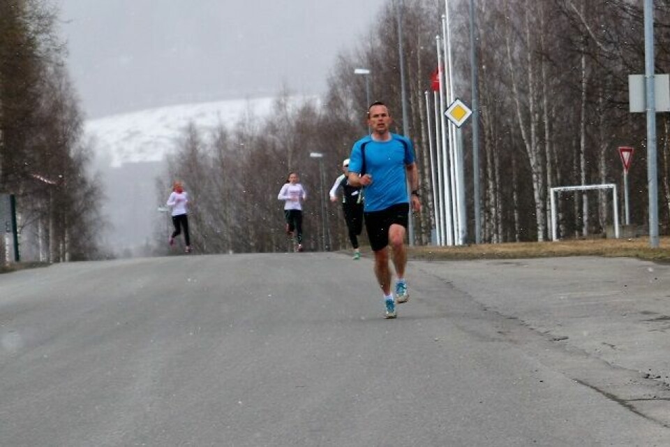 Jenter og snøvær preget Gå-Joggen på Rudshøgda Kjell_Annexstad.jpg