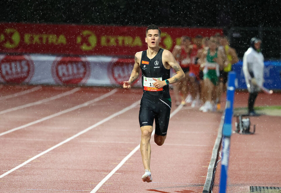 Jakob Ingebrigtsen i ferd med å distansere feltet under finalen på 1500 meter. (Foto: Arne Dag Myking) Jakob Ingebrigtsen i ferd med å distansere feltet under finalen på 1500 meter. (Foto: Arne Dag Myking)