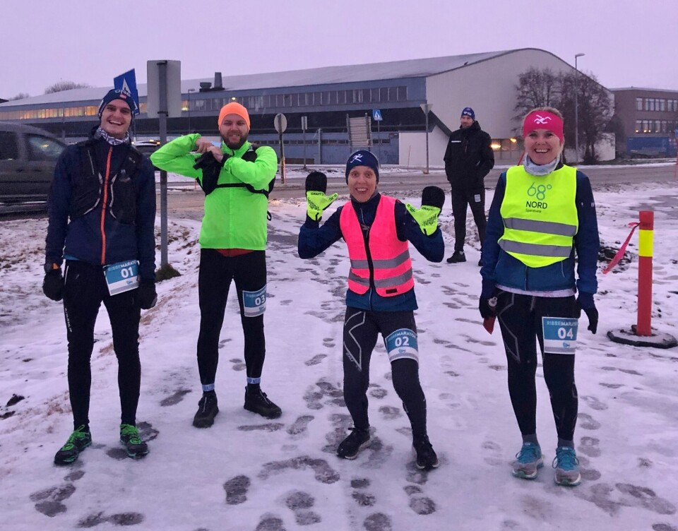 Lofoten Ribbemaraton i snø og vind Maratonstart.jpg