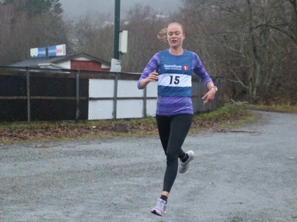 Hauge-Nilsen og Festø raskest rundt Rotevatnet i Volda 10_Ingrid_Festo_maal.jpg
