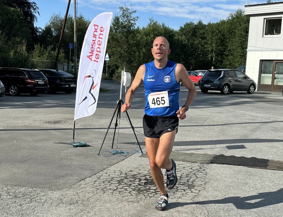 Andreas Carlborg reiste fra Måløy for å springe løp i Ålesund. Der vant han 5 km i Vasstrandmila på onsdagens kveldsløp Andreas Carlborg reiste fra Måløy for å springe løp i Ålesund. Der vant han 5 km i Vasstrandmila på onsdagens kveldsløp