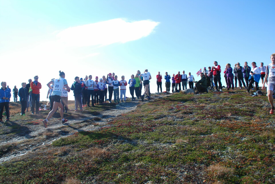 Bjødalskampen Opp med 82 deltagere og løyperekord 16.09.17 Bjødalskampen OPP - Mange trimmere på toppen.jpg
