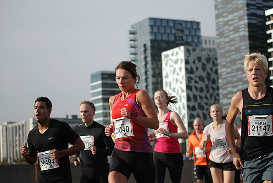 Oslo Maraton: Trippel Tjalve på 10 km Tid_45.19_Irene_Giovanni_Njolstad_o_Timian_Stromdahl_Fossli_42.11_IMG_4643.jpg