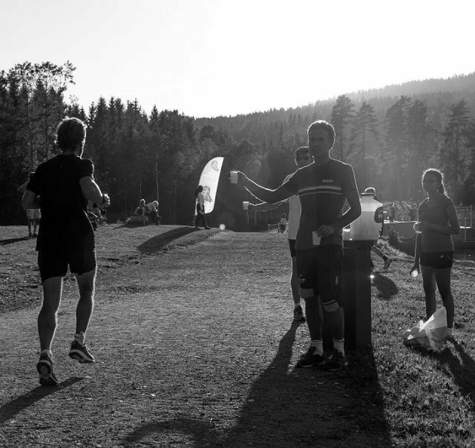 Sognsvann Rundt Medsols for 400. gang Drikkelevering_sort_hvitt_MG_0322.jpg