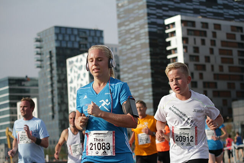 Oslo Maraton: Trippel Tjalve på 10 km Tid_48.37_ Thea-_Christine_Knudtzon_o_ Erling_Moen_Wangen_49.41_IMG_4689.jpg