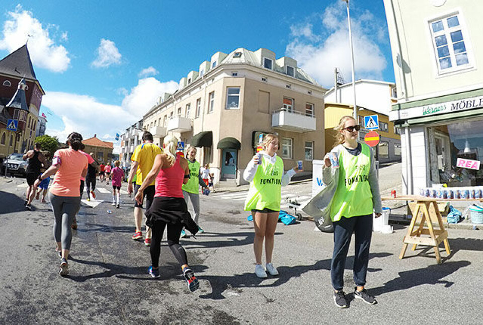 Sommeridyll i Strømstadmilen 10km-GOPR1299-drikkestasjon.jpg