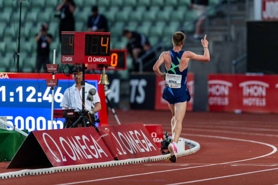 Sondre Nordstad Moen sikra seg europarekorden på 25 000 m Sondre Norstad Moen_mål_DSC5112.jpg