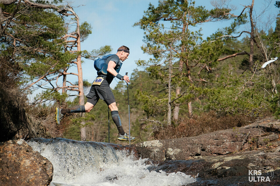 Anna Sørlie og Aasmund Kjøllmoen Steien vant KRSUltra Over fossen.jpg