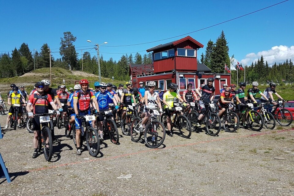 Klart til start for dagens andre pulje på Budor skistadion. (Foto fra rittets facebookside) Klart til start for dagens andre pulje på Budor skistadion. (Foto fra rittets facebookside)