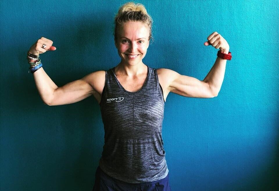 Therese løp som en jente og ble kåret til Årets kvinnelige friidrettsutøver Therese_Falk_viser_muskler (960x656).jpg