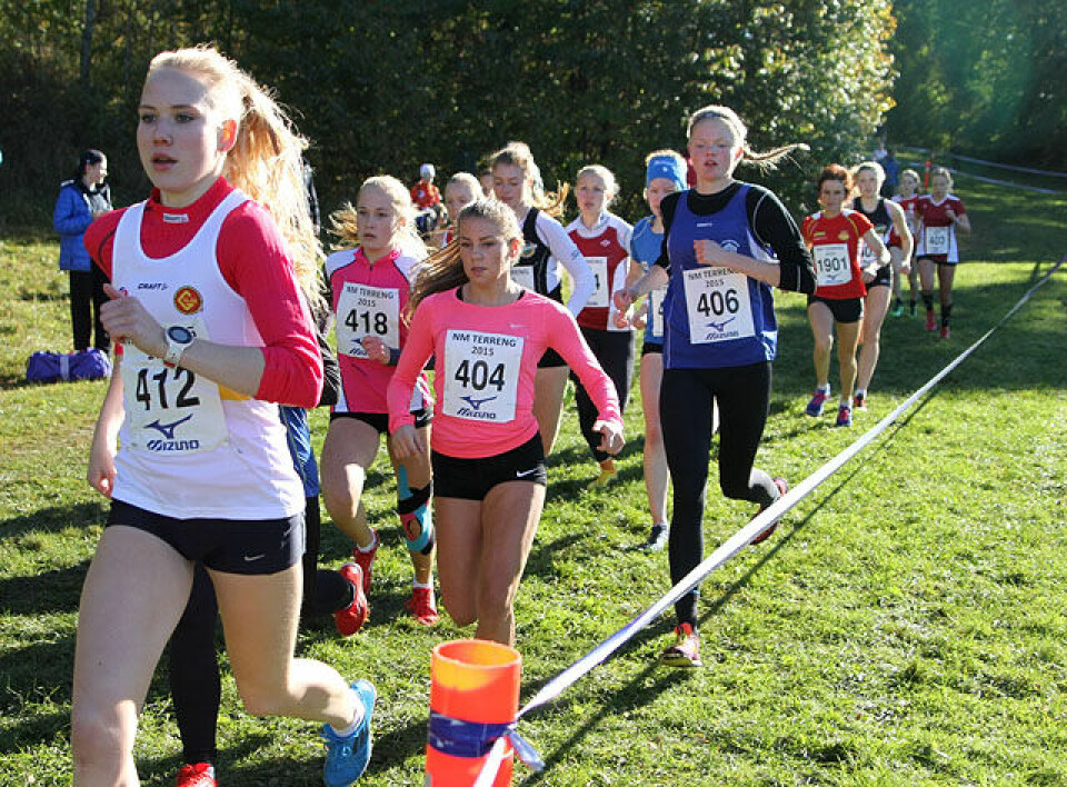 Gull til Kristin Størmer Steira og Henrik Ingebrigtsen i NM terreng junior_jenter_etter_200m_IMG_0048.jpg