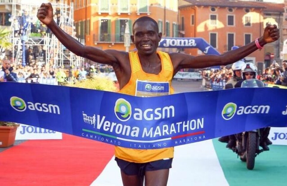 Robert Ndiwa vant årets Verona-Marathon. Foto: Arrangøren Robert Ndiwa vant årets Verona-Marathon. Foto: Arrangøren