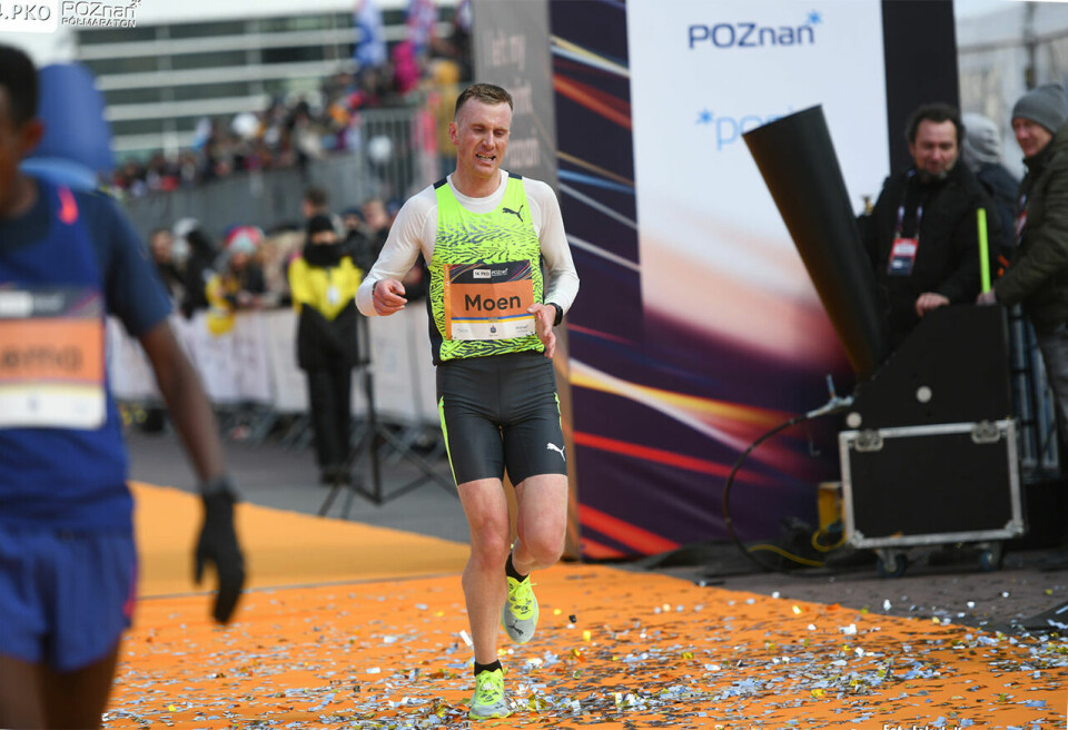 Sondre Nordstad Moen kryssa målstreken som sjettemann med to etiopiere, to kenyanere og én eritreer foran seg. (Foto: Jakub Kaczmarczyk) Sondre Nordstad Moen kryssa målstreken som sjettemann med to etiopiere, to kenyanere og én eritreer foran seg. (Foto: Jakub Kaczmarczyk)