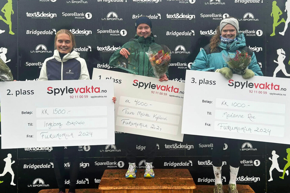 Furumomila samlet over 1500 løpere til folkefest på Furumo Idrettspark 10kmkvinner.jpg