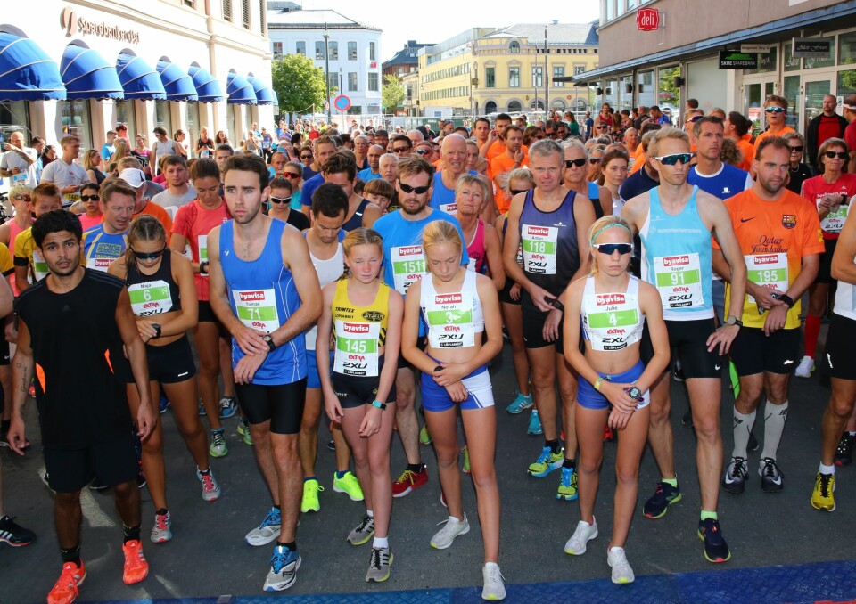 Fra starten på 5 km i Drammen. (Foto: Bjørn Hytjanstorp) Fra starten på 5 km i Drammen. (Foto: Bjørn Hytjanstorp)