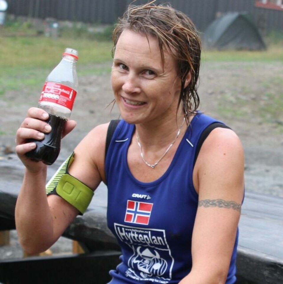 Hilde og Simen vant Kristins Runde IMG_1954_Hilde_med_cola