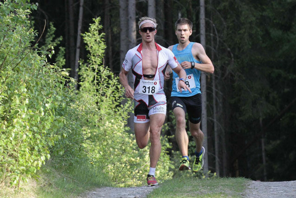 Langløpspesialisten Morten Eide Pedersen (318) fra Team BN Bank ledet det meste av løpet, men ble slått i spurten av Geir Steig (68) fra Luster IL. Foto: Jørgen Skaug Langløpspesialisten Morten Eide Pedersen (318) fra Team BN Bank ledet det meste av løpet, men ble slått i spurten av Geir Steig (68) fra Luster IL. Foto: Jørgen Skaug