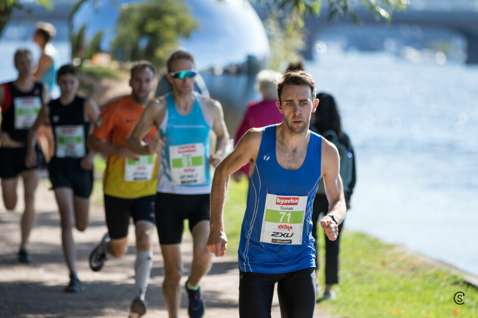 Sterke vinnertider i 2XU Drammen halvmaraton Tomas_Oskar_Helelsø.jpg