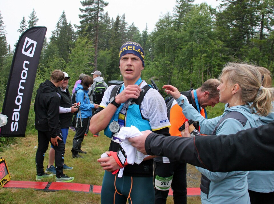 Simen Westlund har her gått i mål til klar seier og løyperekord på Blefjells Beste. (Foto: Bjørn Hauge) Simen Westlund har her gått i mål til klar seier og løyperekord på Blefjells Beste. (Foto: Bjørn Hauge)