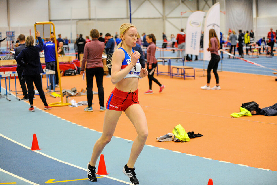 Superløp av Marte Hovland fra Vik IL på 1500 meter _DSC6907.jpg