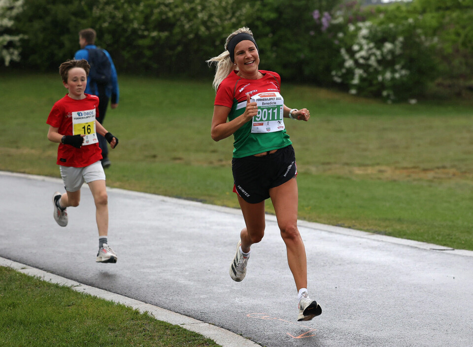 Trippelen satte farge på Fornebuløpet Trippel_3km_Benedictw-Solvin_nr2_1920minus_8U3A1656.jpg