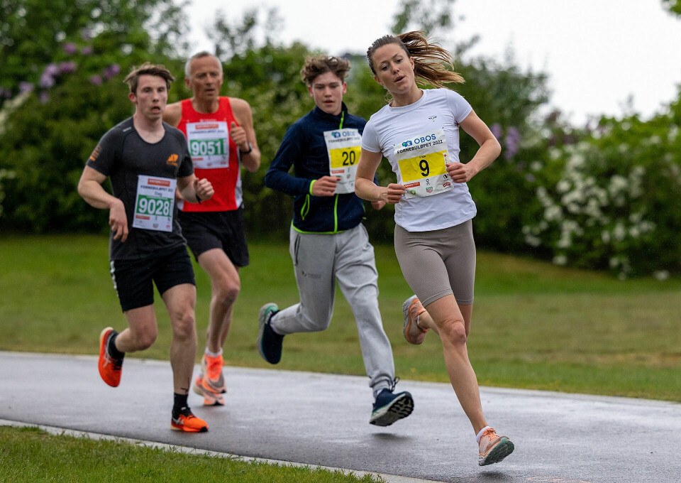 Trippelen satte farge på Fornebuløpet Trippel_3km_Nina_Andersen_20_Sebastian_Hylland_9028_Dag_Toensberg_trip_9051_Per_V_Fjeld_tri_1920_8U3A1579-3.jpg