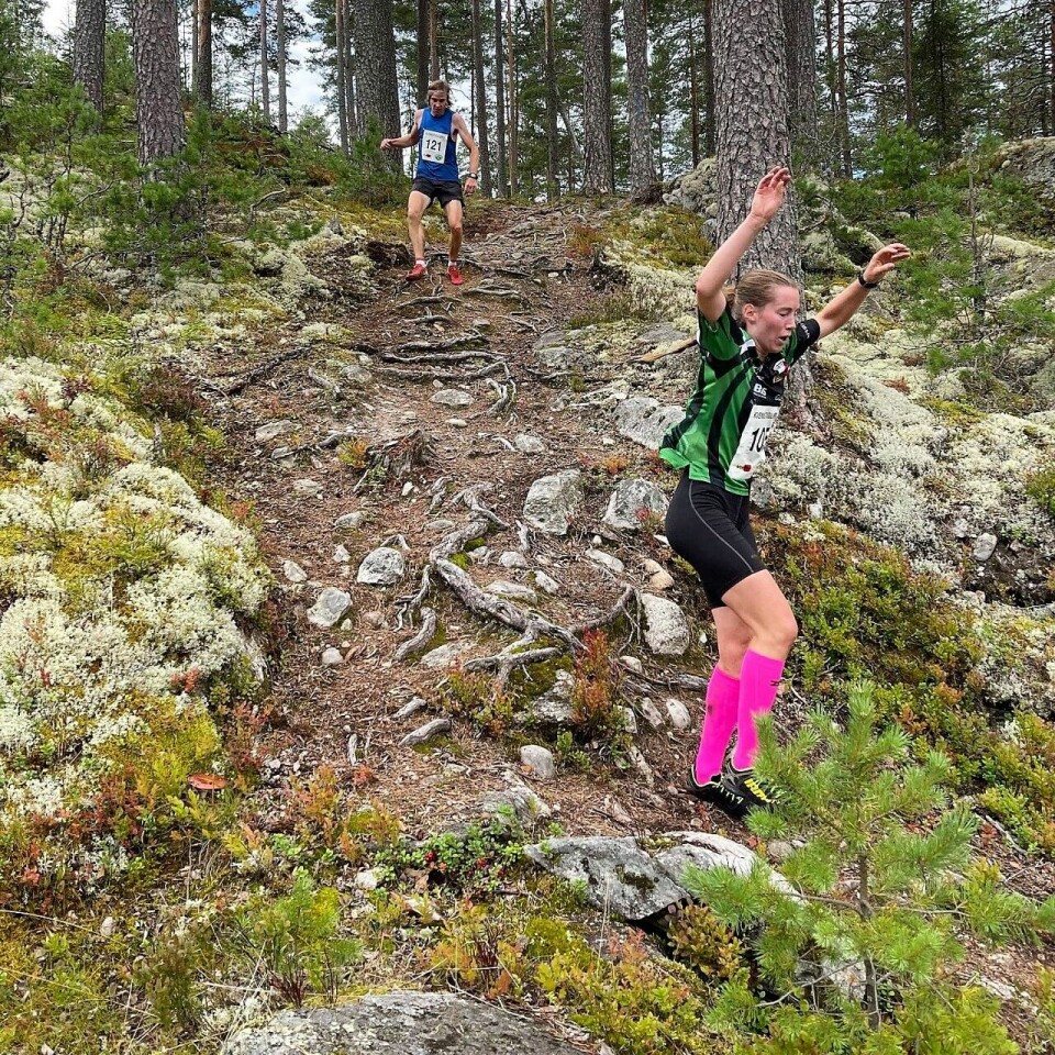 Nye løyperekorder i Kvennstuguløpet i Vallset Emilie Westli Andersen i fritt fall.jpg