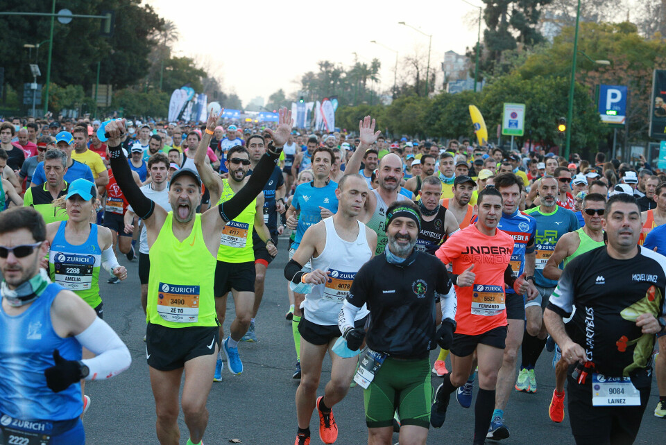 Starten har akkurat gått for Sevilla Maraton 2022. (Foto: Kjell Vigestad) Starten har akkurat gått for Sevilla Maraton 2022. (Foto: Kjell Vigestad)