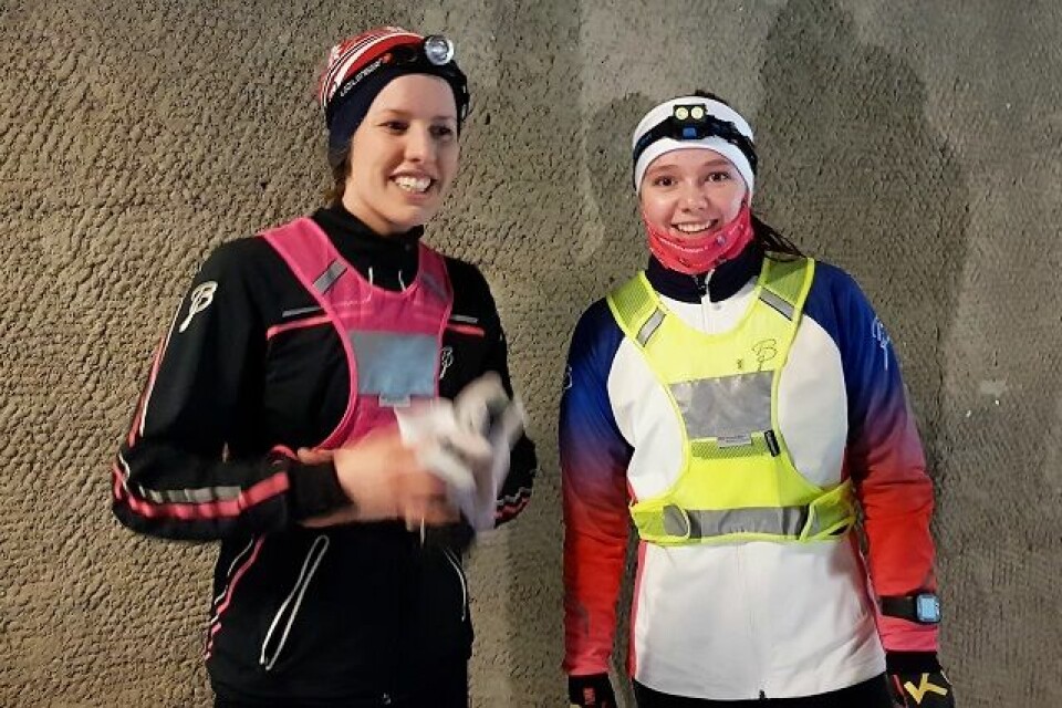 Dina Dæhli (til venstre) og Heidi Syversen etter endt dyst i Snøkuten tirsdag kveld. (Foto: Stein Arne Negård) Dina Dæhli (til venstre) og Heidi Syversen etter endt dyst i Snøkuten tirsdag kveld. (Foto: Stein Arne Negård)
