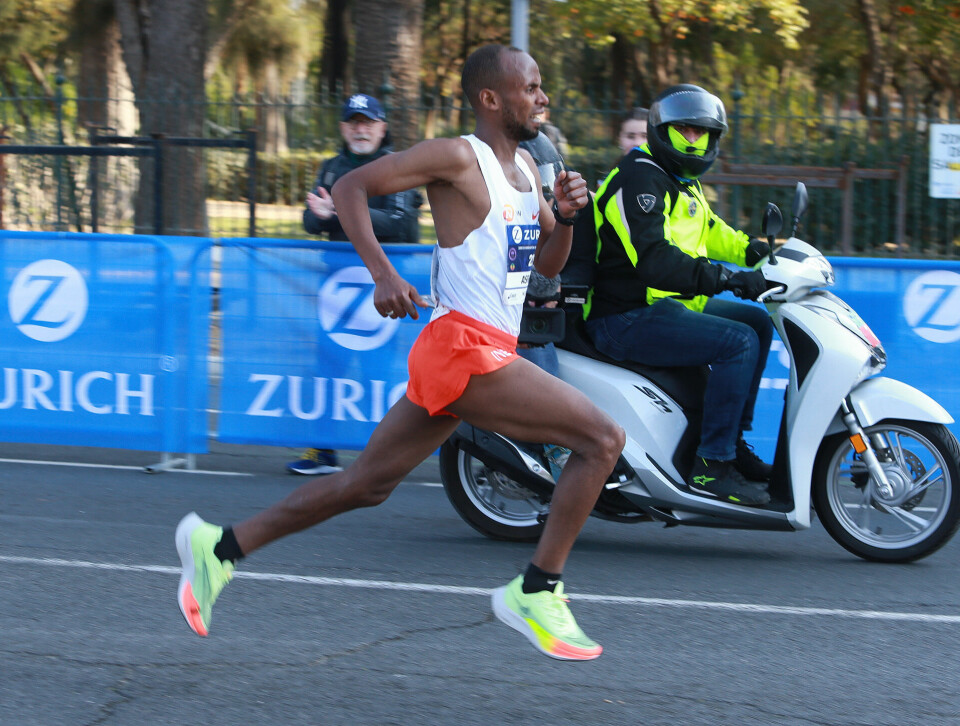 Sevilla Marathon - noen satte pers og andre sprakk og klarte ikke EM/VM-kravet Vinner-menn_Asrar_Abderehman_300m_igjen_AZ3T7068.jpg