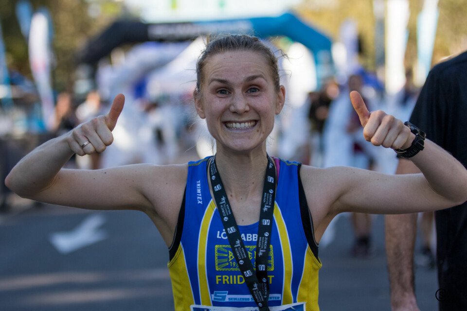 Heidi Dietrichson Pharo jubler etter en flott maratondebut i Malaga på den spanske sørkysten. (Foto: Sylvain Cavatz) Heidi Dietrichson Pharo jubler etter en flott maratondebut i Malaga på den spanske sørkysten. (Foto: Sylvain Cavatz)