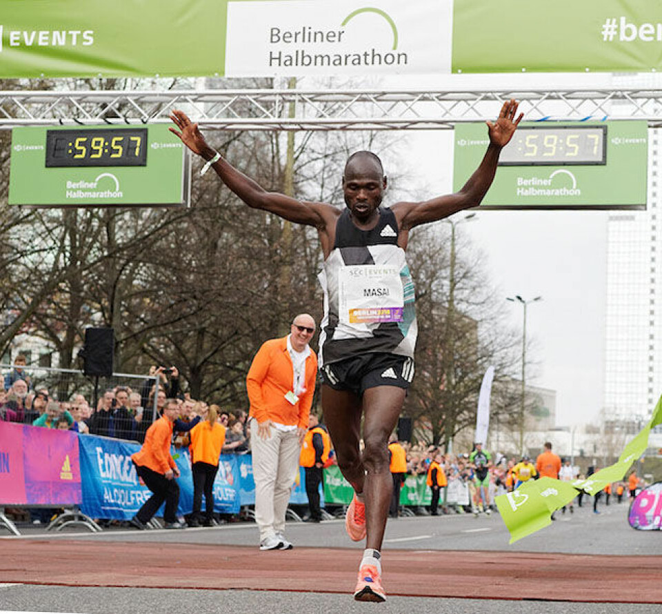 302 fra Norge deltok i løpsfesten Berlin Halvmaraton Herrevinner_Gilbert_Masai-SCC-Events-Petko-Beier.jpg