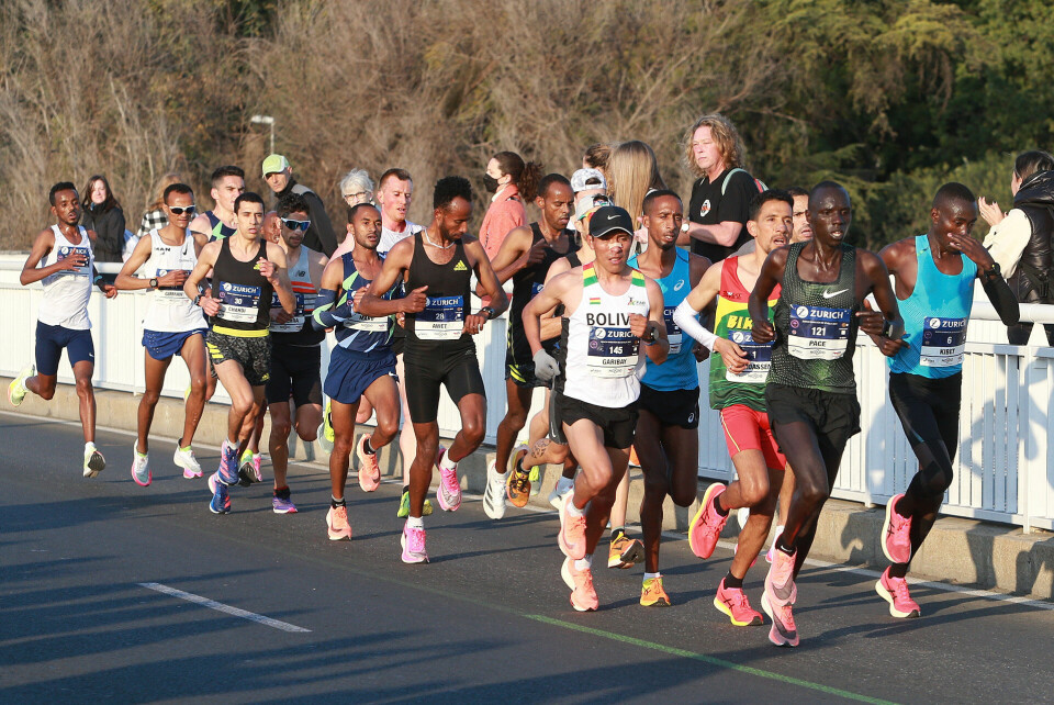 Sevilla Marathon - noen satte pers og andre sprakk og klarte ikke EM/VM-kravet Bro12km_gruppe2_med_SondreNM_AZ3T6713.jpg