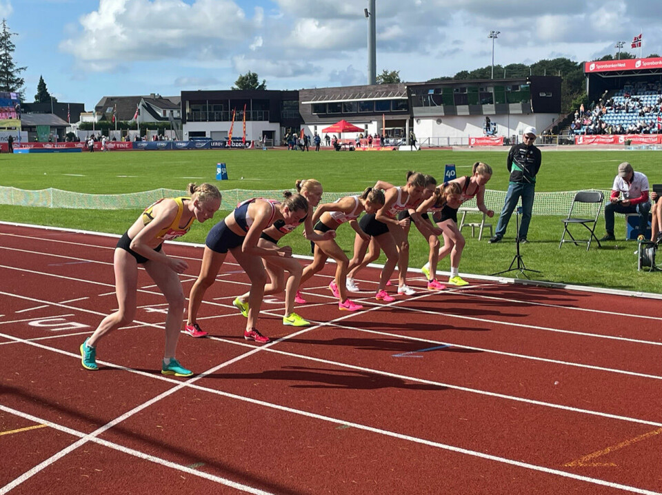 Junior-NM: Ina Halle Haugen og Thea Charlotte Knutsen vant 3000 meter 3000m K23 - Start.jpg