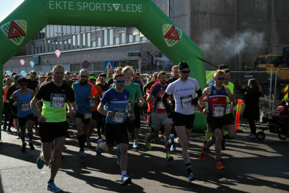 Starten har gått for de to lengste distansene. De fire raskeste på halvmaraton, Wermskog (nr 1640), Andås (nr 1259), Sæther (nr 1281) og Wang (nr 1216), tar kommandoen fra start. Starten har gått for de to lengste distansene. De fire raskeste på halvmaraton, Wermskog (nr 1640), Andås (nr 1259), Sæther (nr 1281) og Wang (nr 1216), tar kommandoen fra start.