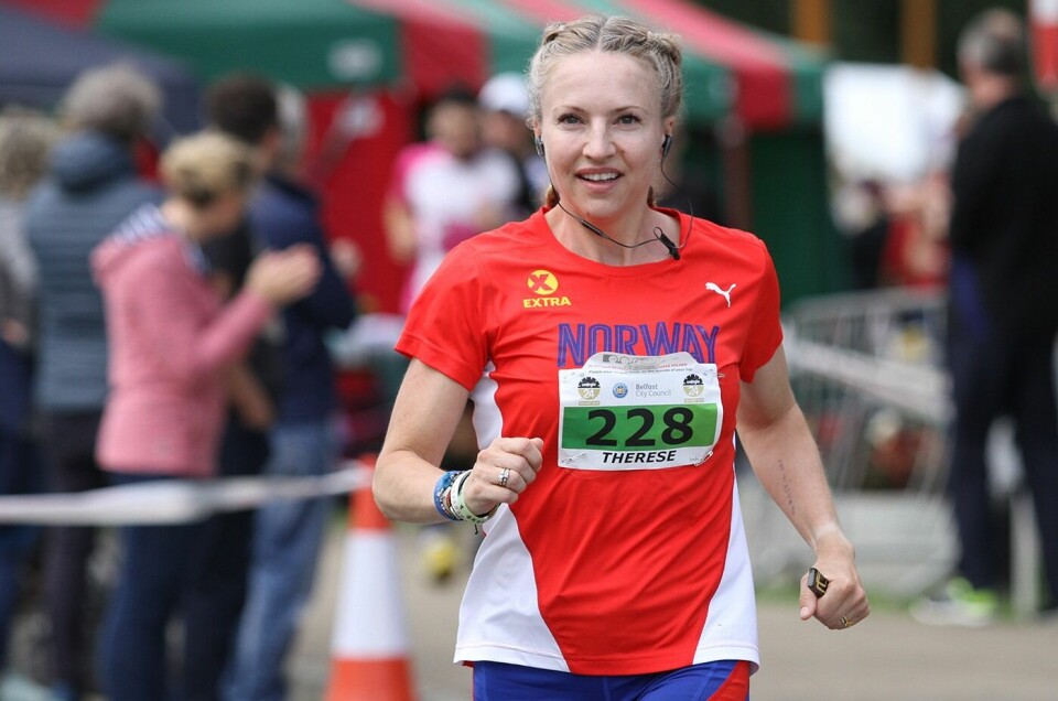 Therese Falk løp 216 km på 24 timer, selv om den ene timen var sovende. (Foto: Raphael Mason) Therese Falk løp 216 km på 24 timer, selv om den ene timen var sovende. (Foto: Raphael Mason)