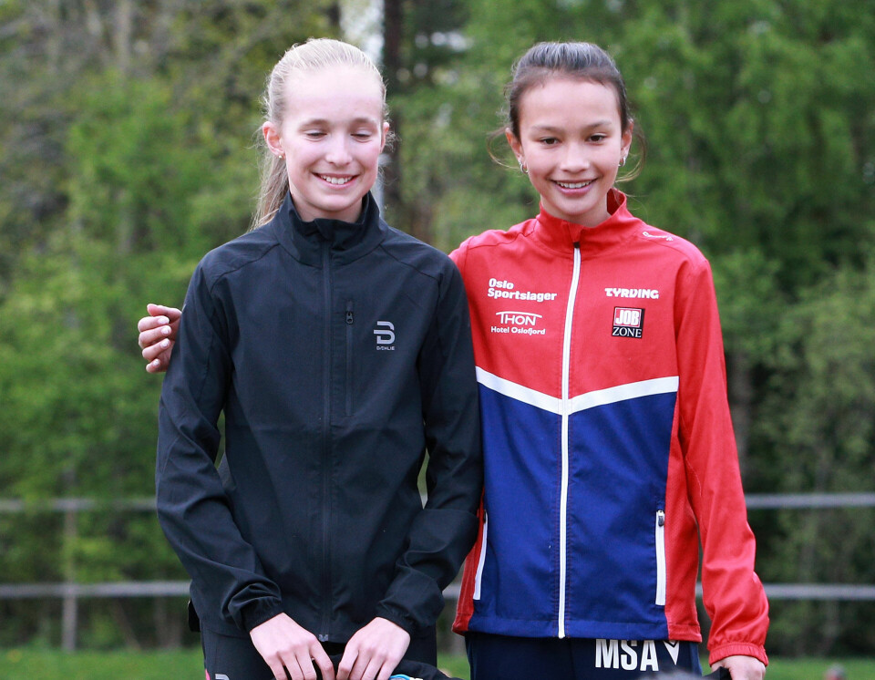 Håkon Moe Berg med en glimrende 1500 meter i Per Halle-stevnet J13aar-1500m_de_to_beste_th_Mai_Stroem-Andersen_nr1_tv_Filippa_Ramdahl-Gamst_AZ3T5639.jpg