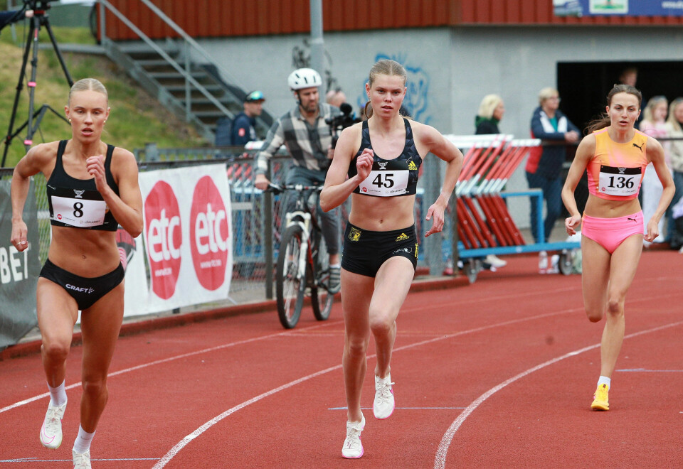 Håkon Moe Berg med en glimrende 1500 meter i Per Halle-stevnet KS_A-heat_800m_start_Hoelsveen_Oestgaard_AZ3T6009.jpg