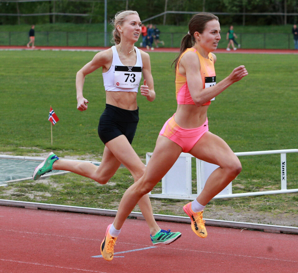 Håkon Moe Berg med en glimrende 1500 meter i Per Halle-stevnet KS-A-heat_800m_Ingeborg_Oestgård_Anne_Loevnes_mot_maal_AZ3T6112.jpg