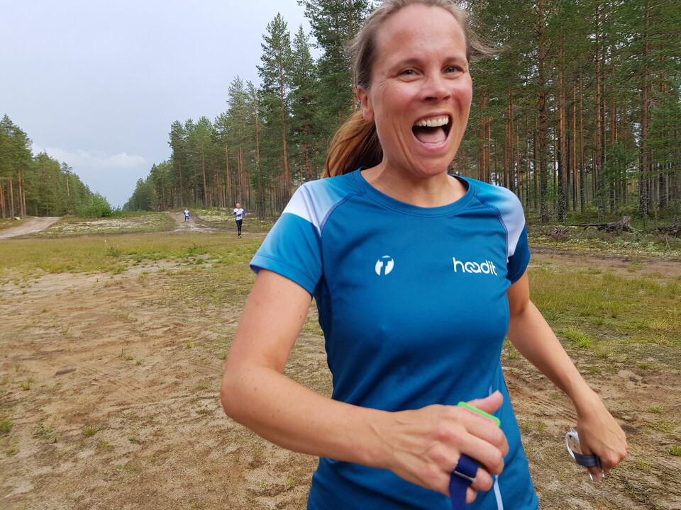 Lettløpt furumo i ukas bedrifts o-løp i Elverum Mari Norstad Opsahl jubler på oppvarming, men det holdt kun til en andreplass..jpg